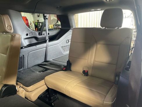 Used 2024 Chevrolet Suburban Premier AWD/4WD image 23