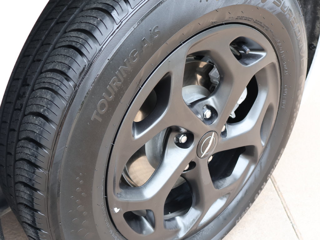 Used 2024 Chrysler Pacifica Limited FWD image 32