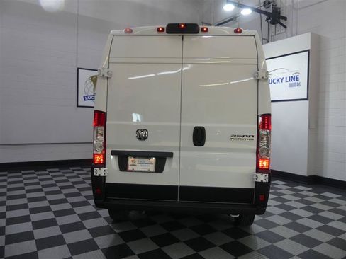 Used 2025 RAM ProMaster 2500 w/ Convenience Group FWD image 7