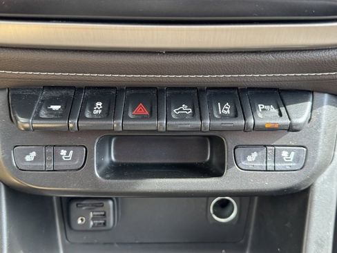 Used 2022 GMC Canyon Denali image 21