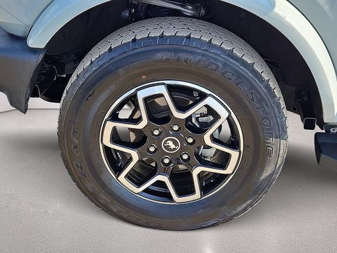 Used 2024 Ford Bronco Outer Banks AWD/4WD image 13