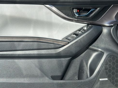 Used 2019 Subaru Crosstrek 2.0i Limited w/ Moonroof Package w/Navigation AWD/4WD image 23