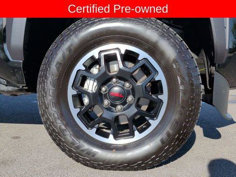 Certified 2025 Toyota Tacoma TRD Off-Road AWD/4WD image 8