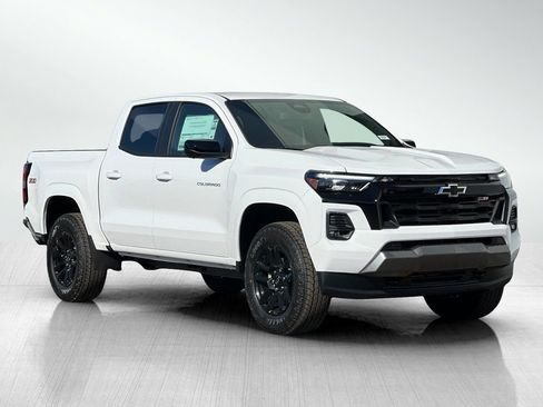 New 2025 Chevrolet Colorado Z71 w/ Midnight Edition AWD/4WD image 2