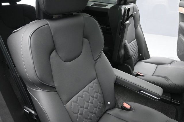 Used 2025 Volvo XC90 B6 Plus w/ Protection Package Premier AWD/4WD image 29