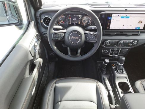 New 2026 Jeep Gladiator Sahara image 12