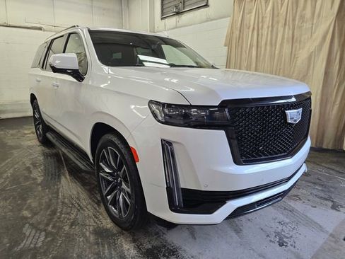 Used 2021 Cadillac Escalade Sport w/ Driver Assist Tech Package AWD/4WD image 3