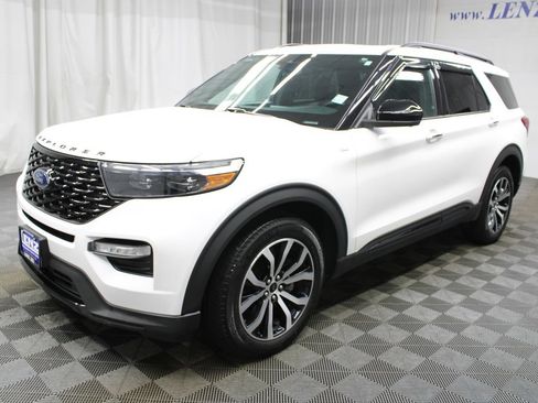 Used 2023 Ford Explorer ST-Line AWD/4WD image 9