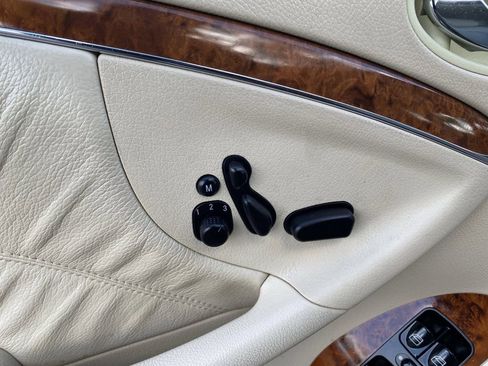 Used 2007 Mercedes-Benz CLK 350 Coupe image 20