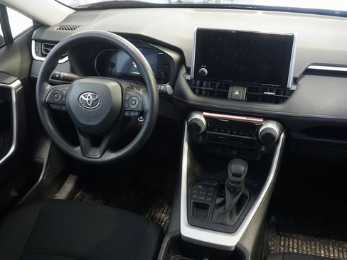 Certified 2025 Toyota RAV4 LE image 22