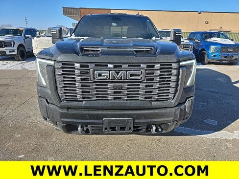 Used 2025 GMC Sierra 2500 Denali Ultimate w/ Max Trailering Package image 2