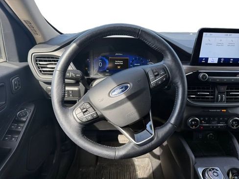Used 2020 Ford Escape Titanium image 12