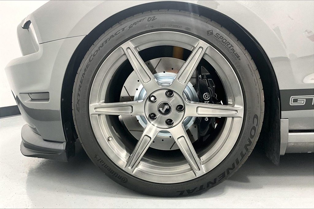 Used 2013 Ford Mustang Shelby GT500 RWD image 8