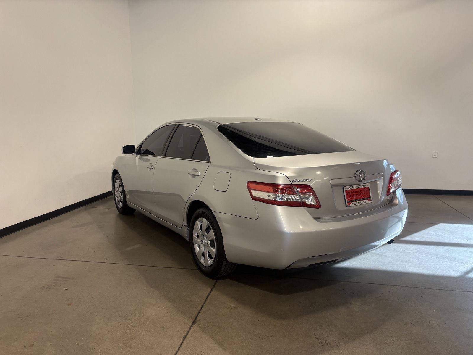 Used 2011 Toyota Camry LE FWD image 6