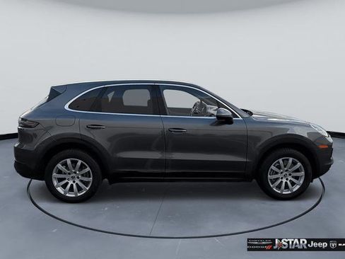 Used 2021 Porsche Cayenne image 4
