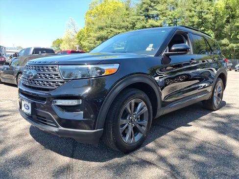 Certified 2023 Ford Explorer XLT w/ Equipment Group 202A AWD/4WD image 5