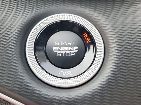 New 2025 Jeep Grand Cherokee Altitude image 29