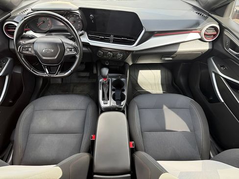 Used 2024 Chevrolet Trax RS w/ Driver Confidence Package FWD image 17
