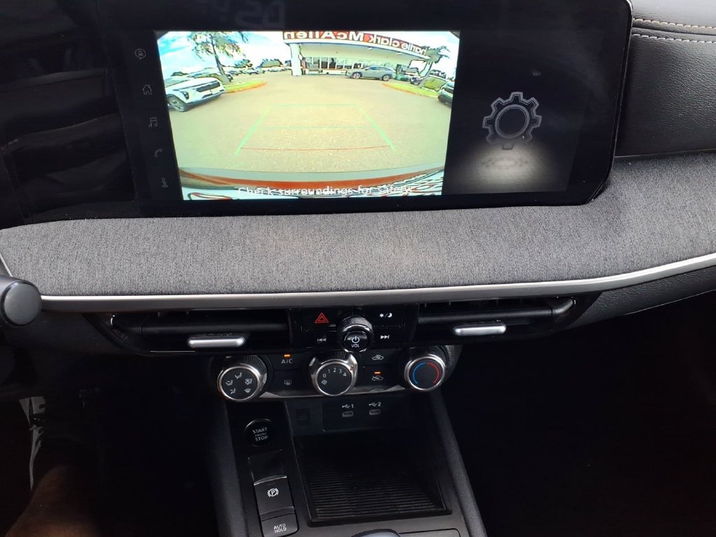 Used 2025 Nissan Kicks SV FWD image 15