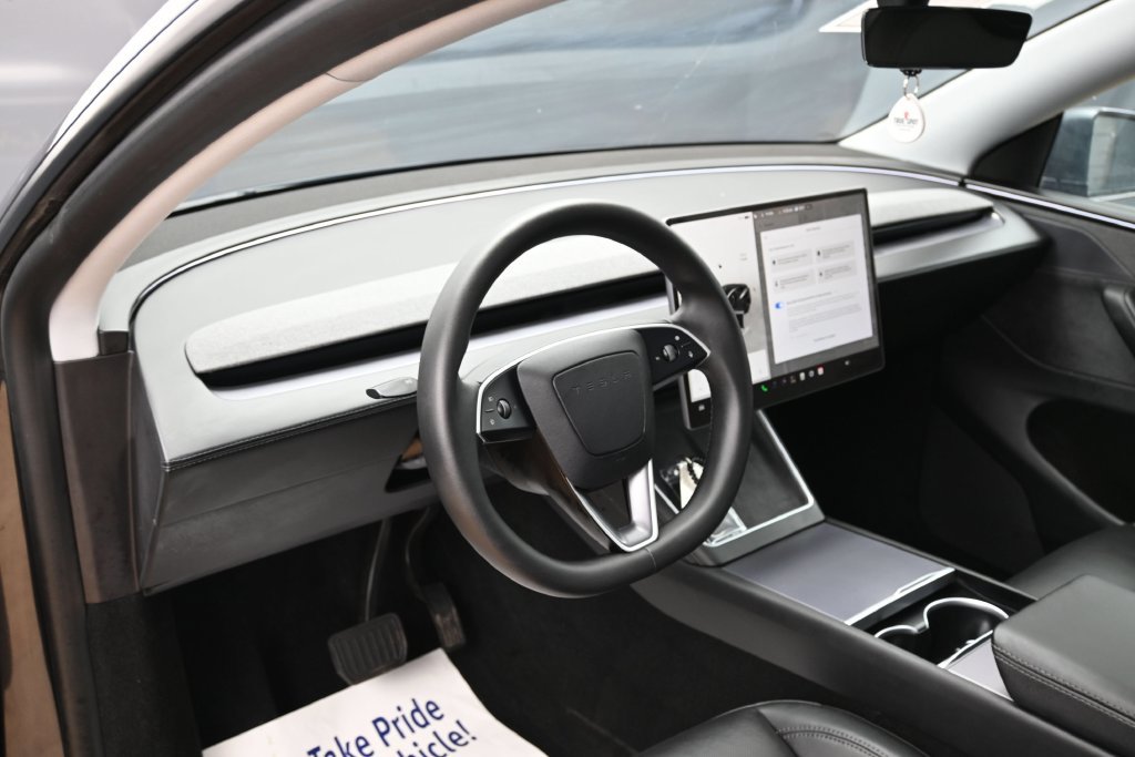 Used 2026 Tesla Model Y Long Range RWD image 16