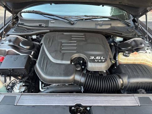 Used 2018 Dodge Challenger SXT image 34