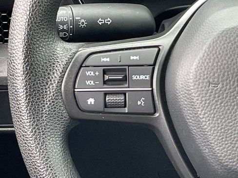 Used 2025 Honda CR-V LX image 12