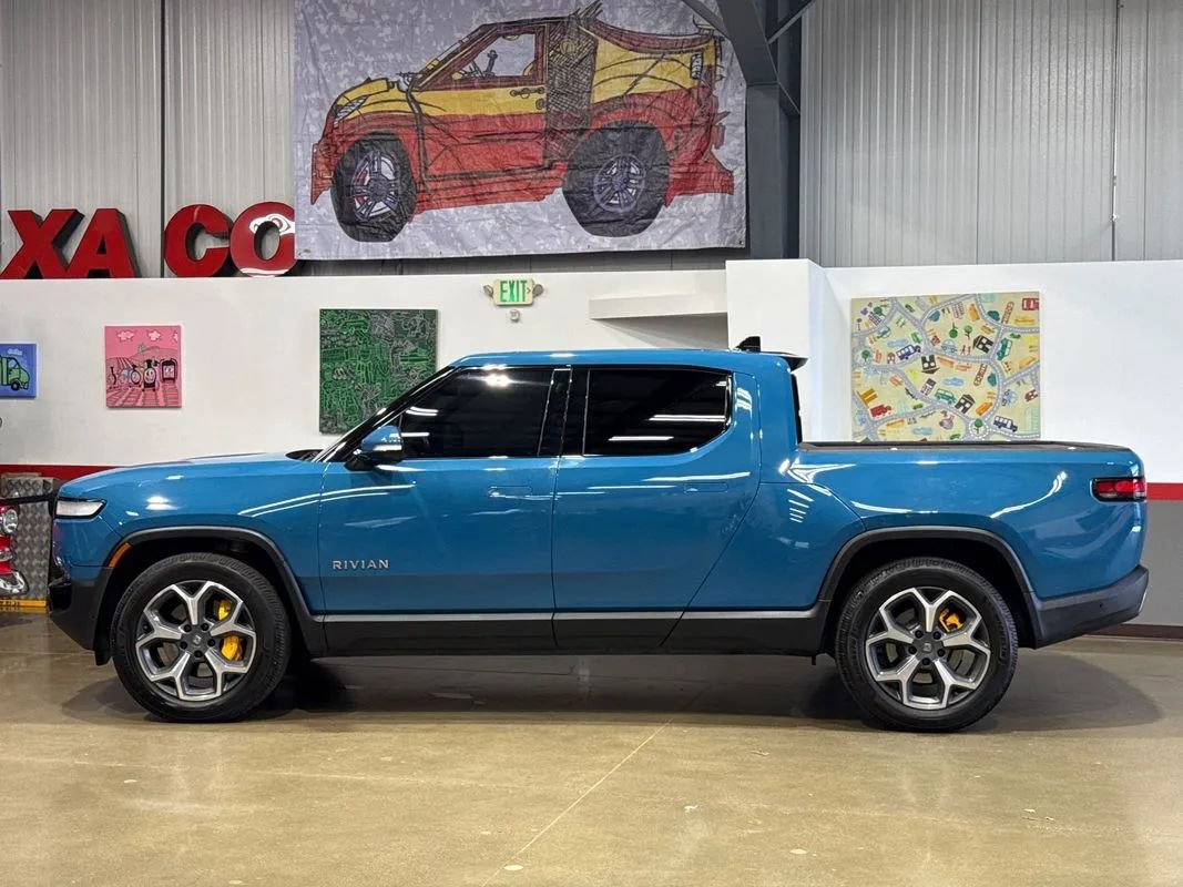 Used 2022 Rivian R1T Adventure AWD/4WD image 4