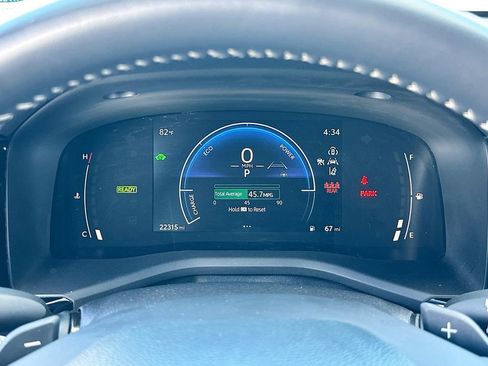 Used 2025 Toyota Camry SE w/ Convenience Package image 12