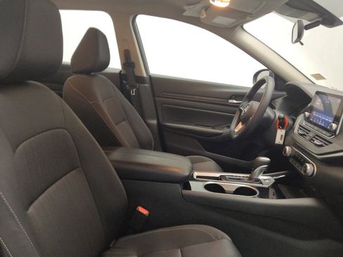 Used 2024 Nissan Altima 2.5 SV image 21