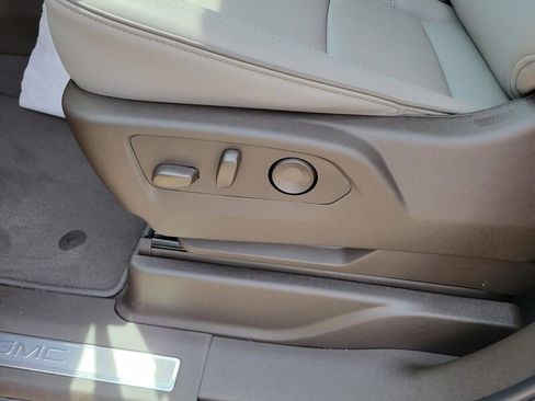 New 2026 GMC Yukon Elevation RWD image 24