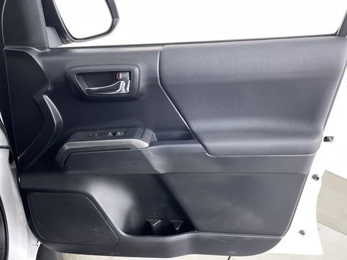 Used 2019 Toyota Tacoma TRD Off-Road image 23