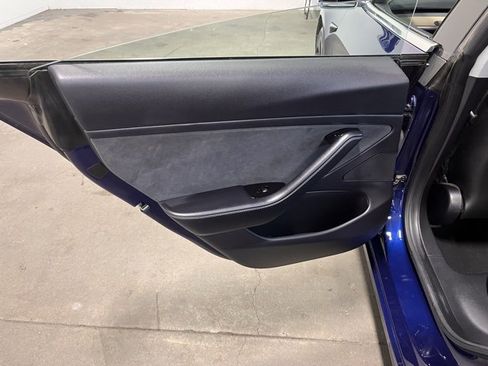 Used 2018 Tesla Model 3 Long Range image 19