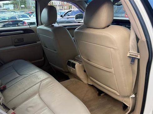 Used 2007 Lincoln Town Car Signature Limited RWD image 20