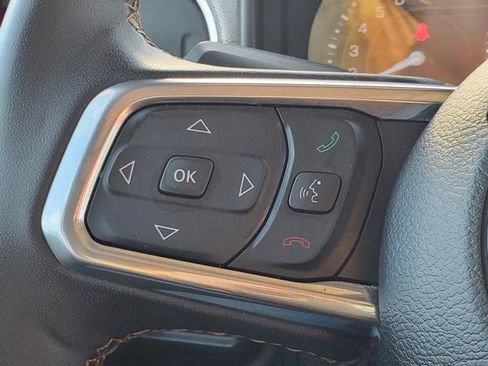 Used 2024 Jeep Wrangler Sahara image 11