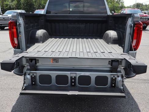 Used 2026 GMC Sierra 1500 SLT w/ SLT Convenience Package AWD/4WD image 33