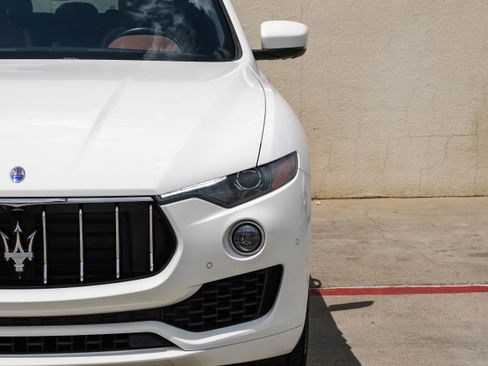 Used 2017 Maserati Levante S AWD/4WD image 45