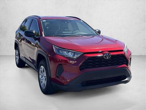 Used 2019 Toyota RAV4 LE FWD image 3