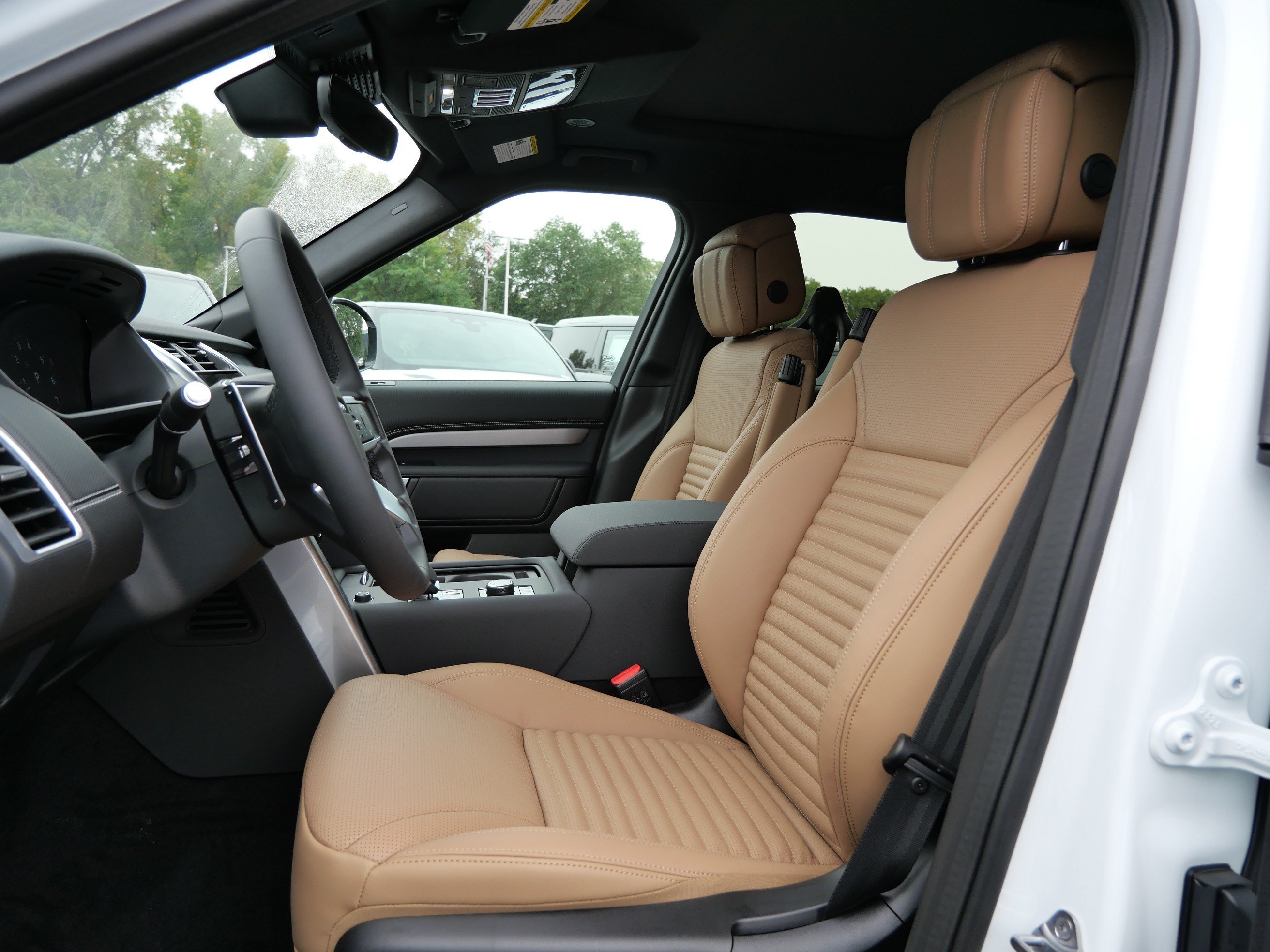 New 2026 Land Rover Discovery Limited Edition AWD/4WD image 3