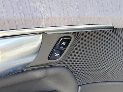 New 2026 Volvo XC90 B6 Ultra w/ Protection Package image 12