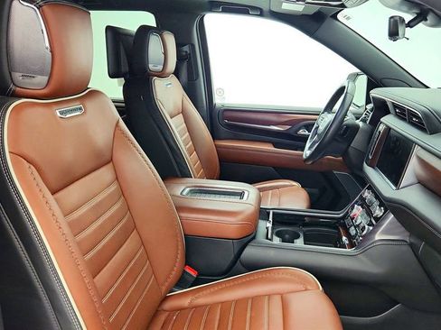 Used 2023 GMC Yukon Denali Ultimate AWD/4WD image 27
