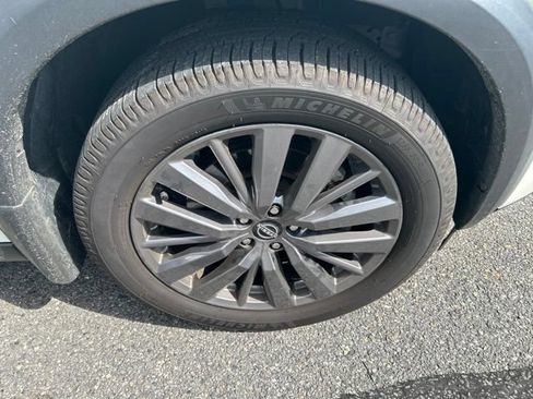 Certified 2023 Nissan Pathfinder SL w/ SL Premium Package AWD/4WD image 19