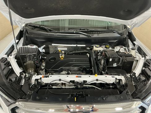 Used 2024 GMC Terrain SLT image 17