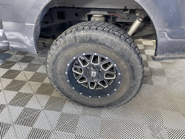 Used 2016 Ford F150 XLT w/ Equipment Group 302A Luxury AWD/4WD image 14