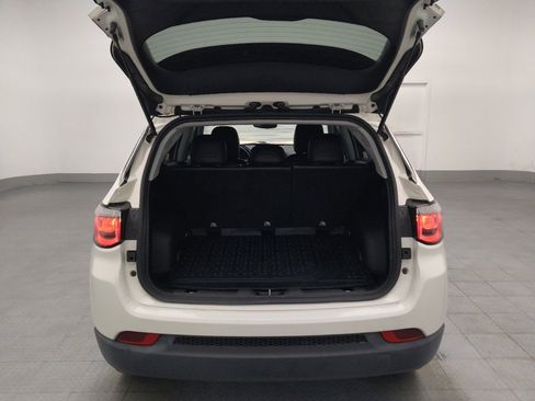 Used 2019 Jeep Compass Latitude FWD image 29