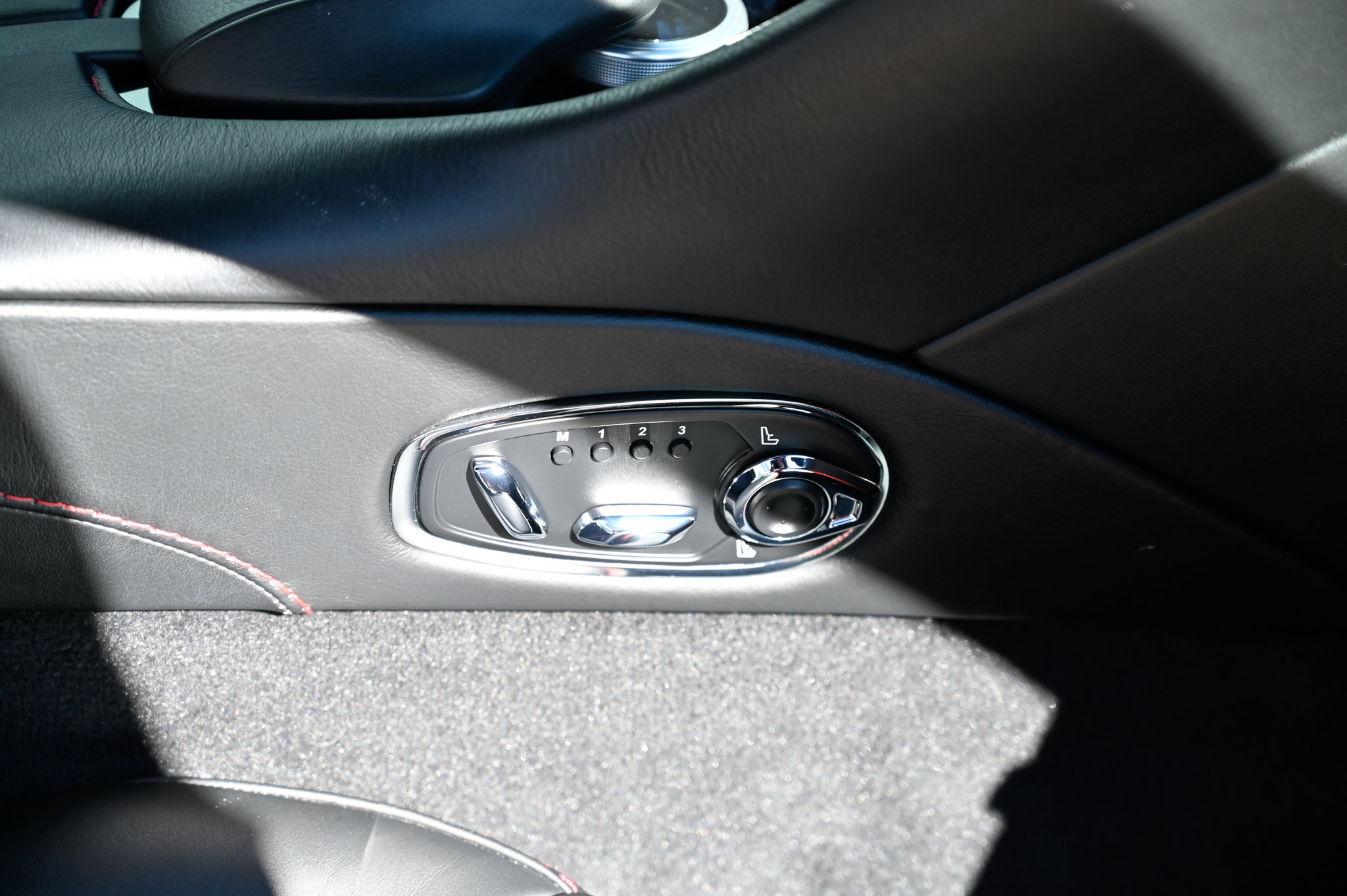 Used 2020 Aston Martin DBS Superleggera RWD image 45
