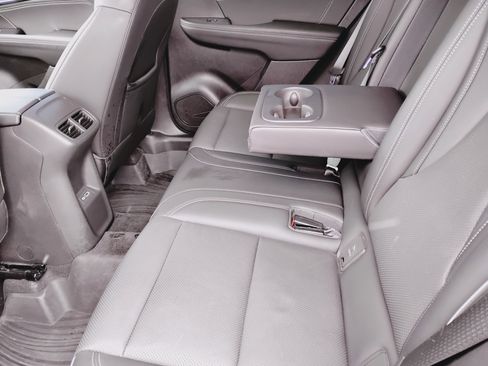 Used 2023 Buick Envision Essence image 18