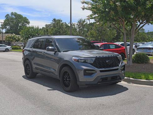 Used 2022 Ford Explorer ST w/ Equipment Group 401A AWD/4WD image 6