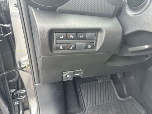 New 2025 Nissan Kicks Play S FWD image 23