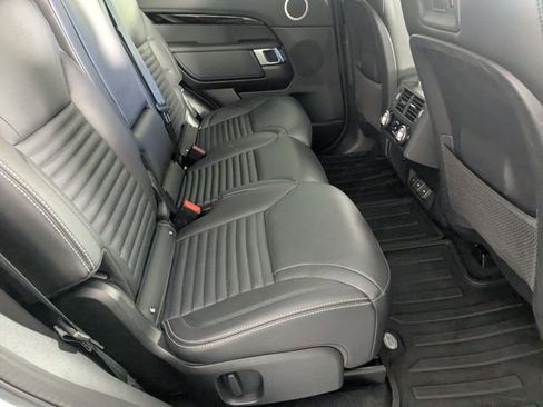 Used 2023 Land Rover Discovery S image 32