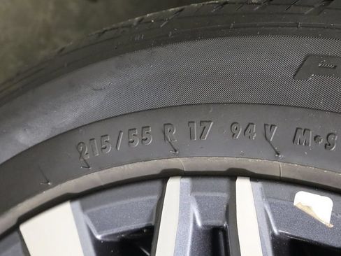 Used 2025 Nissan Altima 2.5 SV FWD image 42